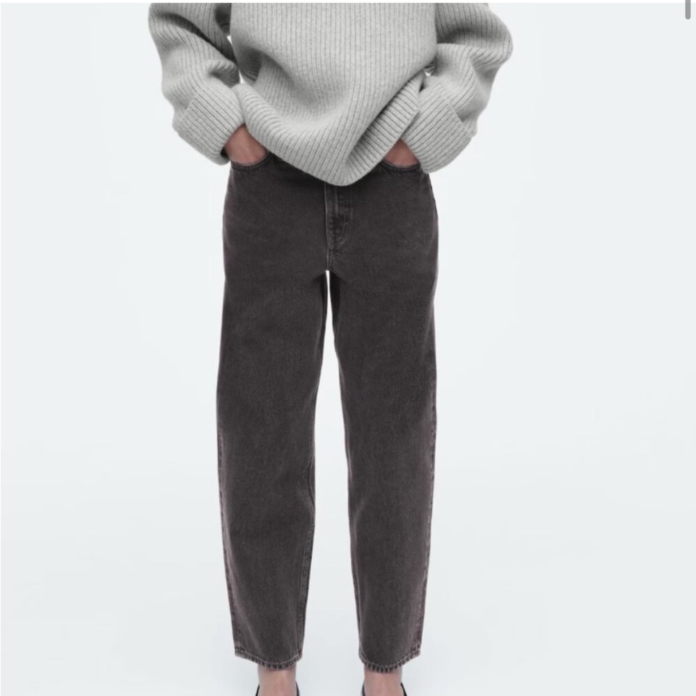 COS ARCH TAPERED ORGANIC COTTON JEANS in Black $135